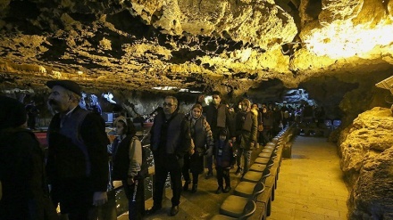 ইরানের আলিসাদর গুহা: বিশ্বের বৃহত্তম জলগুহা 