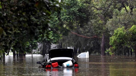  Tens of thousands told to evacuate as floods batter Australia's largest city 