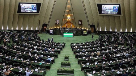 160 MPs urge Iranian negotiators not to accept artificial deadlines for finalizing Vienna talks