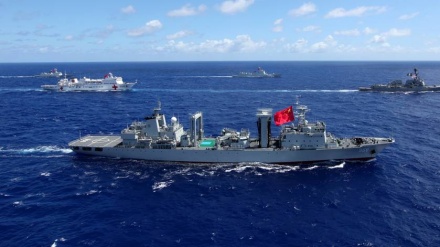 中国在靠近越南海岸南中国海水域军演