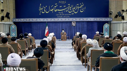 Xobreqane Rəhbəri ali məclesi uzvon de İroni Yolə Rəhbəri vindemon kardışone.