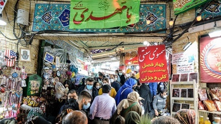 (FOTO) Tehran, piazza Tajrish poco prima del capodanno - 2