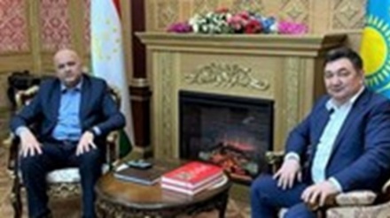 دیدار سفیر تاجیکستان درقزاقستان با رئیس آکادمی بین المللی ترک در «نورسلطان»