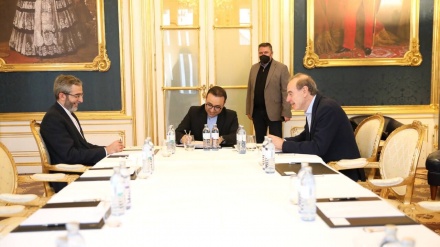 Bagheri dhe Mora konsultohen sërish në Vjenë