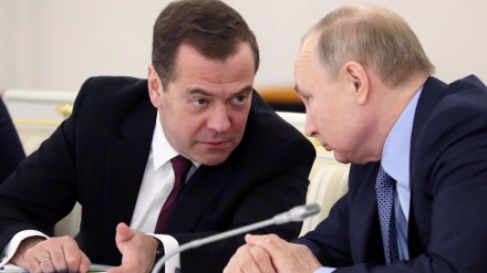 Russia, Medvedev: 'Nessuno vuole la guerra, ma minaccia nucleare esiste'
