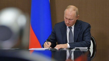 Putin firma decreto per contrastare sanzioni occidentali