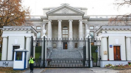 Polonia dëbon 45 diplomatë rusë