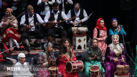 Prezantimi i orkestrës muzikore të rajoneve të ndryshme të Iranit