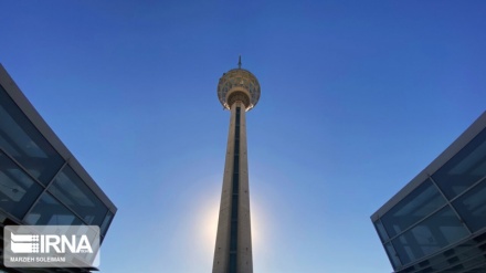 (FOTO DEL GIORNO) La torre Milad di Tehran