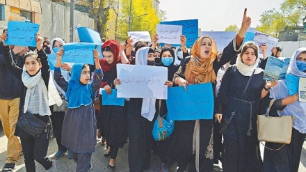 Afghanistan, proteste donne contro chiusura scuole superiori 