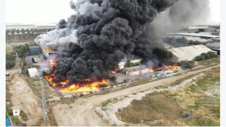 שריפה גדולה פרצה באזור תעשייתי שלומציון בישראל