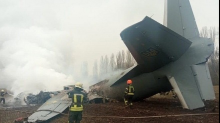 中国でボーイング旅客機が墜落