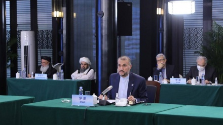 अफ़ग़ानिस्तान में महिलाओं की हो अहम भूमिका, इस्लाम एक प्रगतिशील और दयालु धर्म हैः ईरान