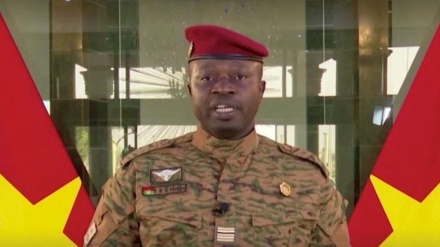 Burkina Faso approves 3-year military-led transition 