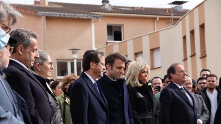 Parlamenti francez rrethohet nga autoblindat e policisë