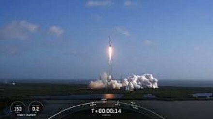 SpaceX lancia nuovi satelliti Starlink per internet