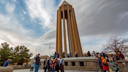 イランの古代都市ハメダーンで、ノウルーズの世界的な式典が開始