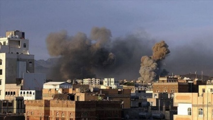 サウジ・アラブ連合軍の戦闘機がイエメンを空爆