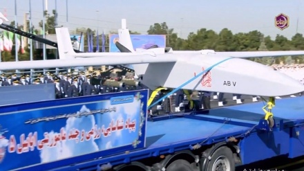 Nouveaux drones et missiles dévoilés par l'armée iranienne