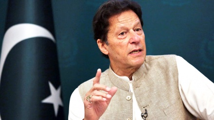 Imran Khan Menyebut 'Konspirasi Asing' Menggulingkannya