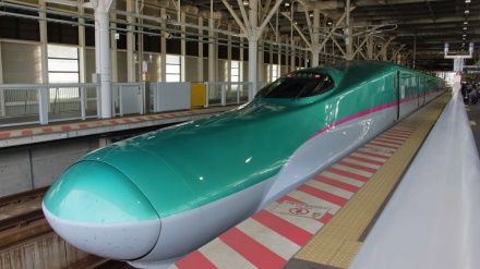 東北新幹線が全線で運転再開、先月の地震以来