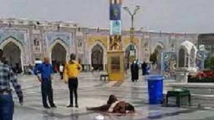 Rəzəvi ziyorətgohədə bə 3 qılə dini xadimi həmlə kardə kəsi qəteyro milləti hərəkət