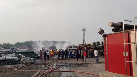 বেনাপোল স্থলবন্দরে ৬ ভারতীয় ট্রাক আগুনে পুড়ে ছাই, ক্ষুব্ধ ব্যবসায়ীরা   