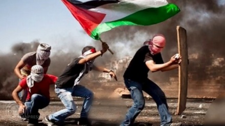  The Palestinian issue is alive by the resistance