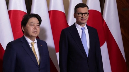 日本外相とポーランド首相が会談