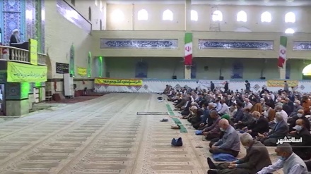 Khutbah Jumat di Kota Eslamshahr, Iran