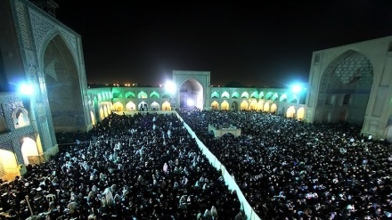 مراسم شب قدر در ایران اسلامی؛ از شعر خوانی، دعا تا اهدای خون