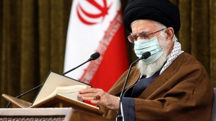 (FOTO) Ramadan, la Guida suprema alla lettura del Corano - 2