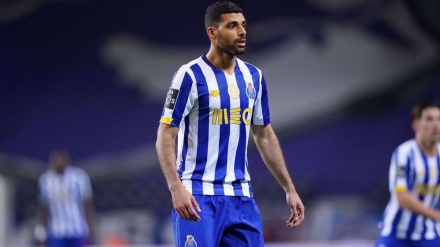 Portugal’s Primeira Liga praises fasting Iranian professional footballer Taremi amid racist abuse