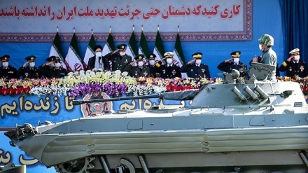 Parade Militer Republik Islam Iran di Tehran (2)