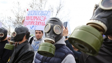 Armenia, proteste contro laboratori biologici degli USA