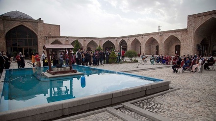 Perayaan Nowruz di Karavanserai Biston (2)