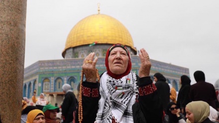 150,000 Palestinians attend Friday prayers al-Aqsa Mosque, defying restrictions