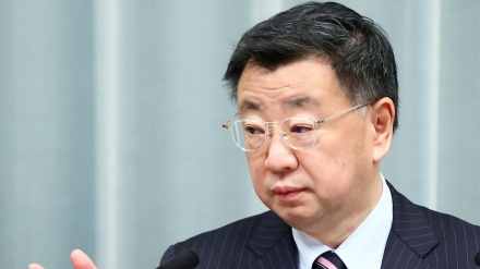 官房長官、「中国経済の動向をしっかり注視」