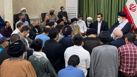 امام جمعه مشهد: نخبگان دینی در افغانستان باید متحد شوند