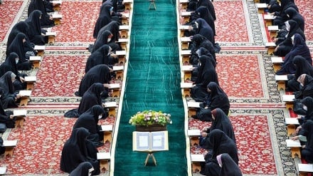 (FOTO) La lettura del Corano presso Shah Cheragh di Shiraz - 2