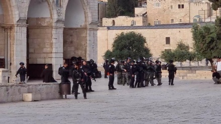 Israelische Truppen stürmen al-Aqsa-Moschee und beschränken den Zutritt palästinensischer Gläubige 