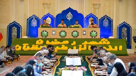 (FOTO) La lettura del Corano presso Shah Cheragh di Shiraz - 1