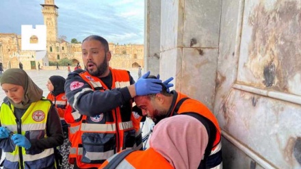 Dutzende Verletzte bei erneutem Überfall israelischer Streitkräfte auf Al-Aqsa-Moschee