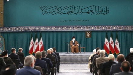 ایران در آئینه هفته ((بیانات رهبر معظم انقلاب اسلامی  در دیدار مسئولان و کارگزاران نظام ))