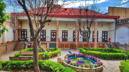 テヘラン市内の歴史あるメヘラバーン邸