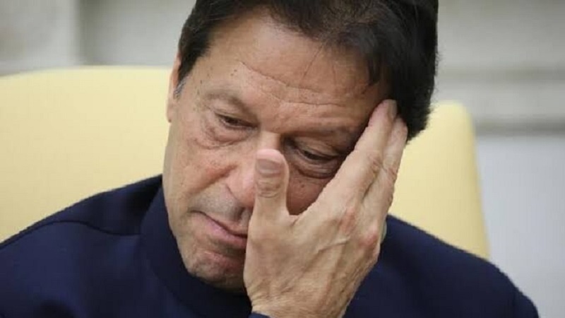 عمران خان برکنار شد