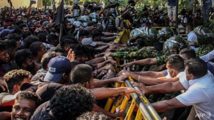 In Sri Lanka, students outside PM’s home want his resignation