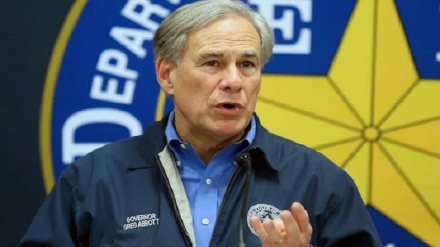 USA, governatore Texas sfida Biden: manda migranti nalla capitale