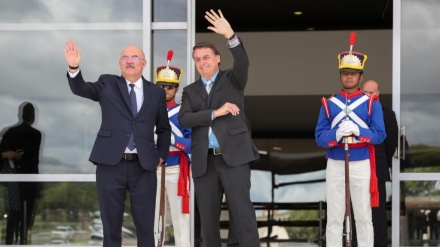 Brasile: esplode un colpo di pistola in aeroporto, ex ministro ferisce dipendente