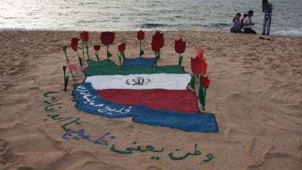 イラン南部で、ペルシャ湾の日の式典が実施